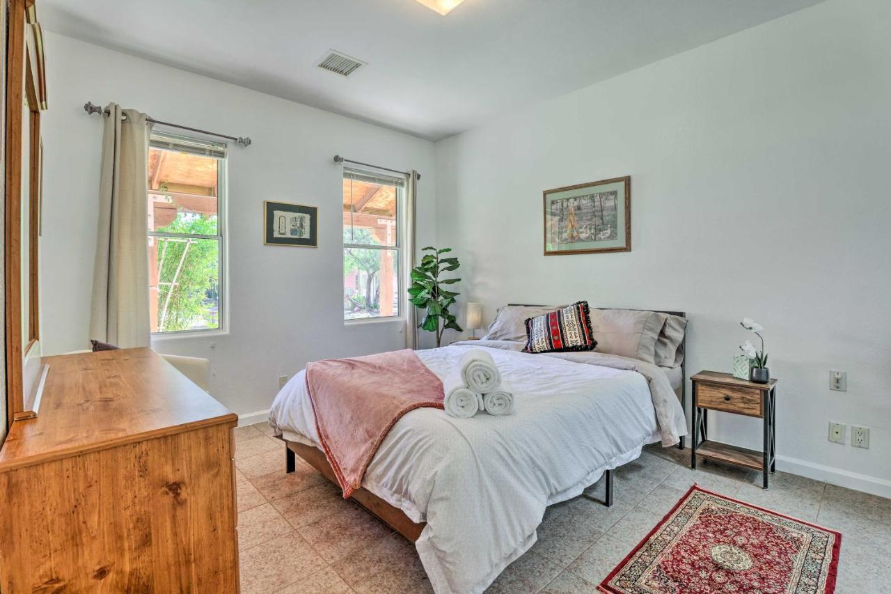 Cozy And Relaxing Eloy Apartment With Pool Access Eksteriør bilde